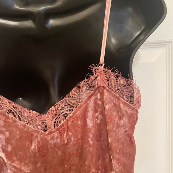 Honey Punch Crushed Velvet Top with Frayed Lace and Adjustable Straps, size S - Picture 5 of 11